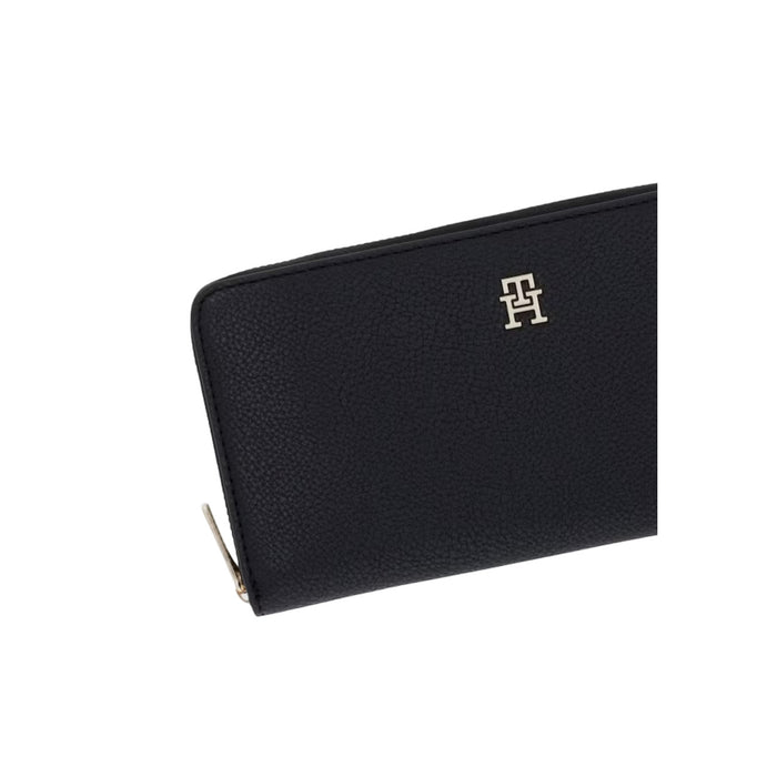 Tommy Hilfiger  Women Wallet